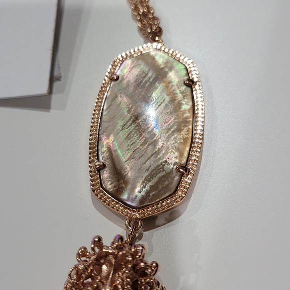 Kendra Scott Rose Gold Necklace Stud Earring Set - Picture 10 of 16